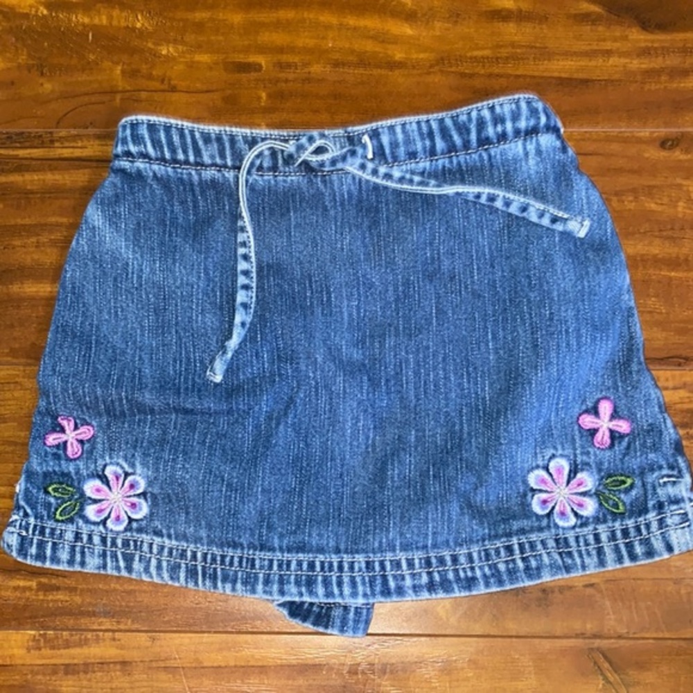 OshKosh B’gosh Floral Embroidered Denim Skort Girls 3T